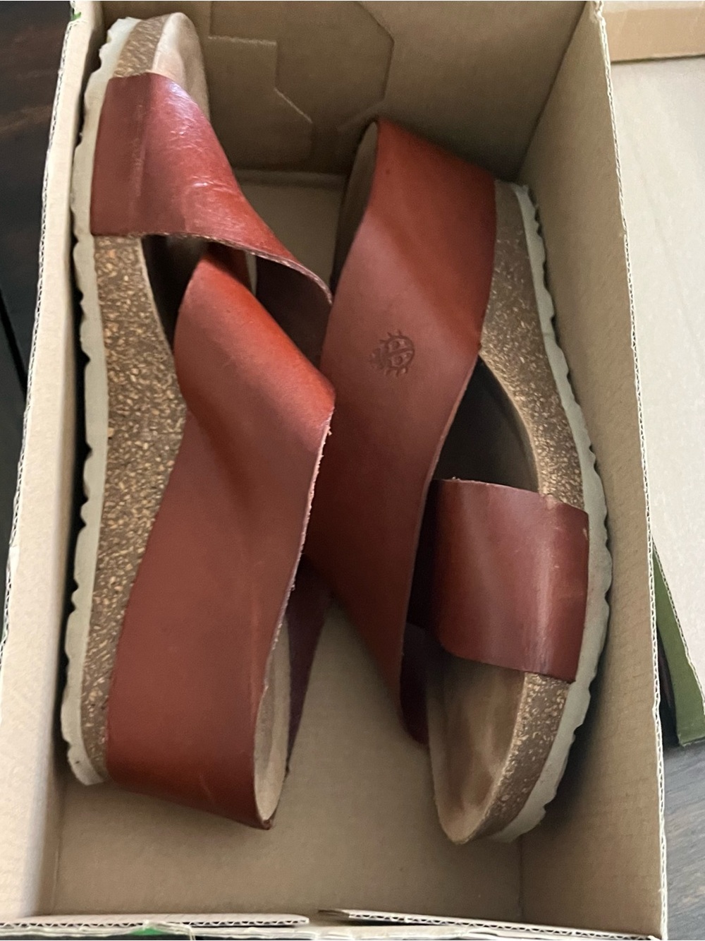 Canela Vaquetilla Nuez Women’s Wedge Sandal - Nuez